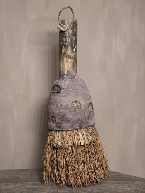 Vintage handborstel met houten steel, detail 2