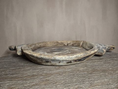 Authentieke houten schaal met handgrepen, detail 3