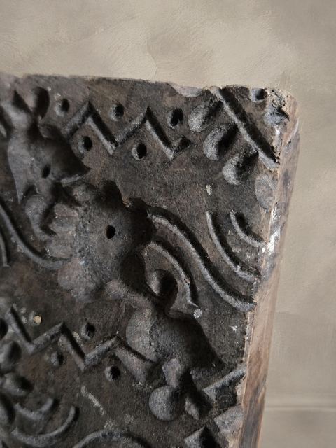 Oude houten textielstempel, detail 3