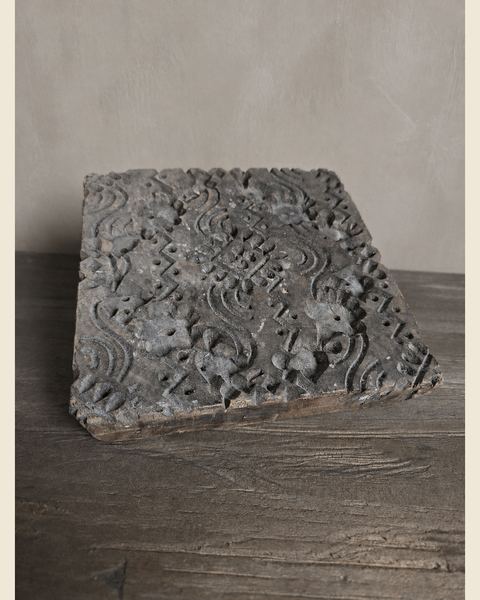 Oude houten textielstempel, Atelierselectie, bij Mahieu&Merckx