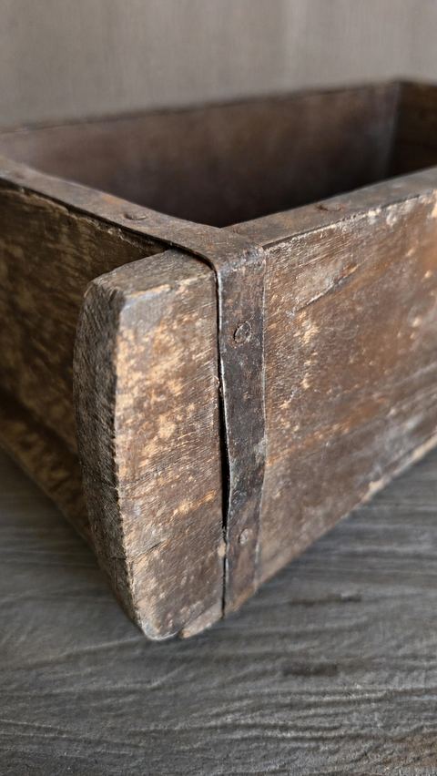 Authentieke houten baksteenmal, detail 2