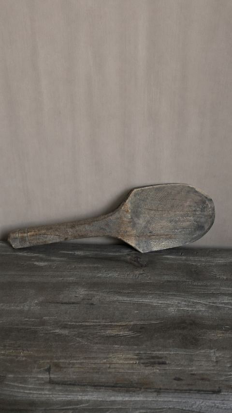 Authentieke houten schep, detail 2