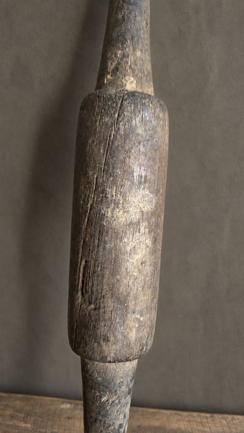 Oude houten deegroller, detail 3