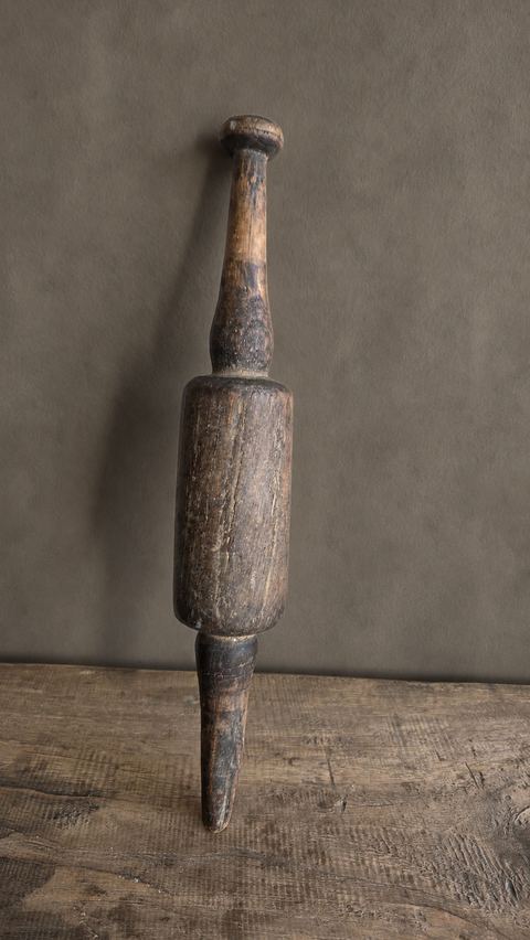 Oude houten deegroller, detail 2