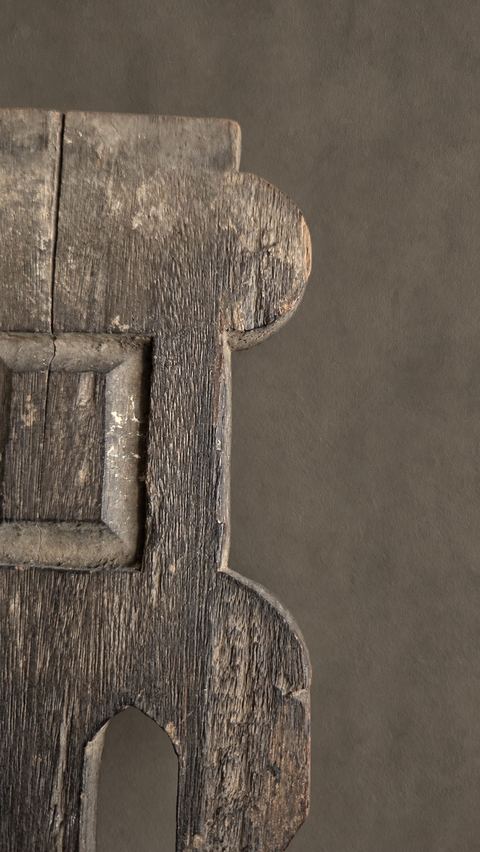Smal oud houten ornament, detail 2