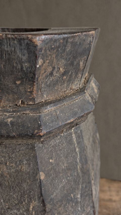 Nepalese pot XXL, detail 2