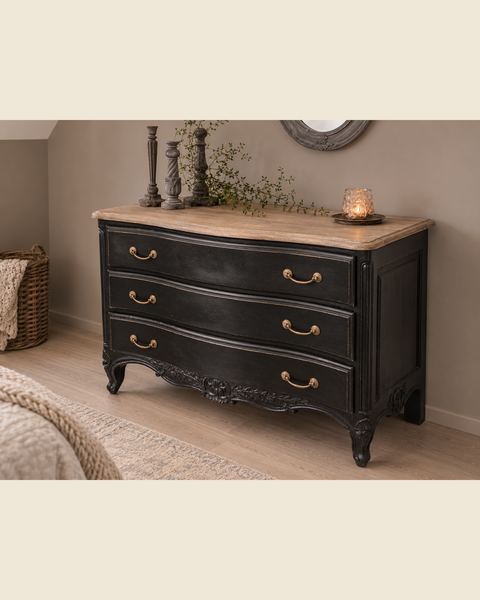 Commode met drie lades in unieke patine, Atelierselectie, bij Mahieu&Merckx