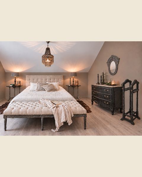 Boxspring met gecapitonneerd hoofdbord, Atelierselectie, bij Mahieu&Merckx