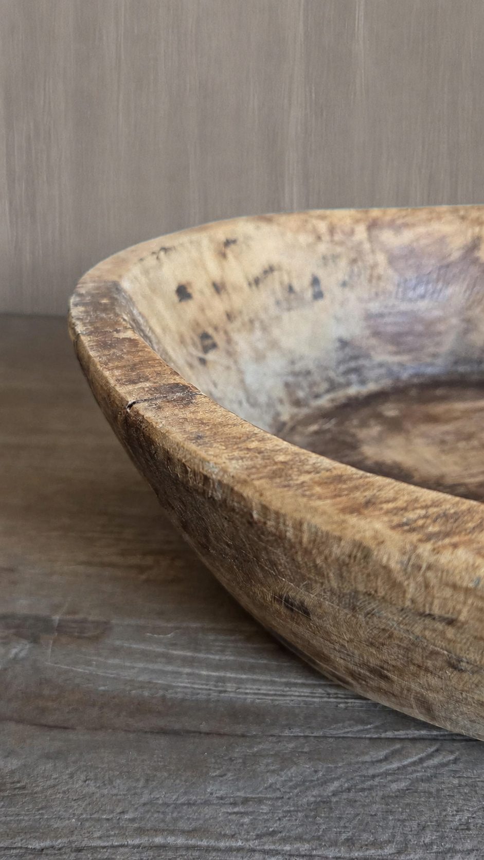 Ronde houten schaal, detail 2