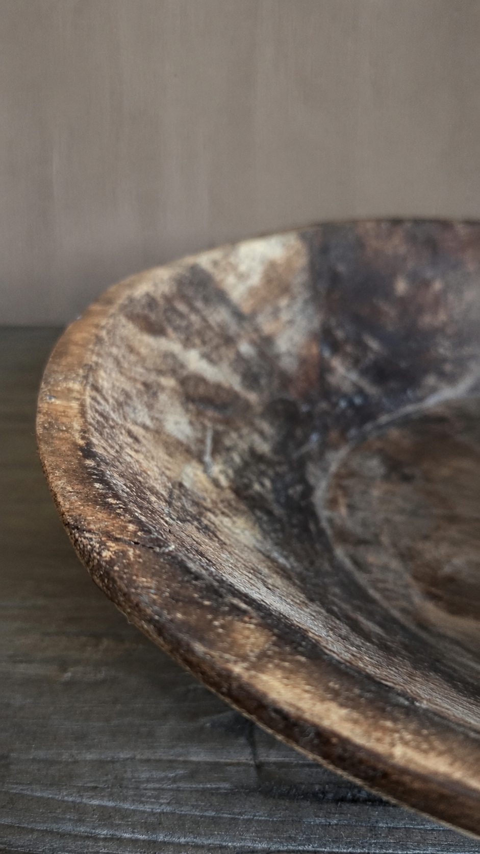 Ronde houten schaal, detail 2