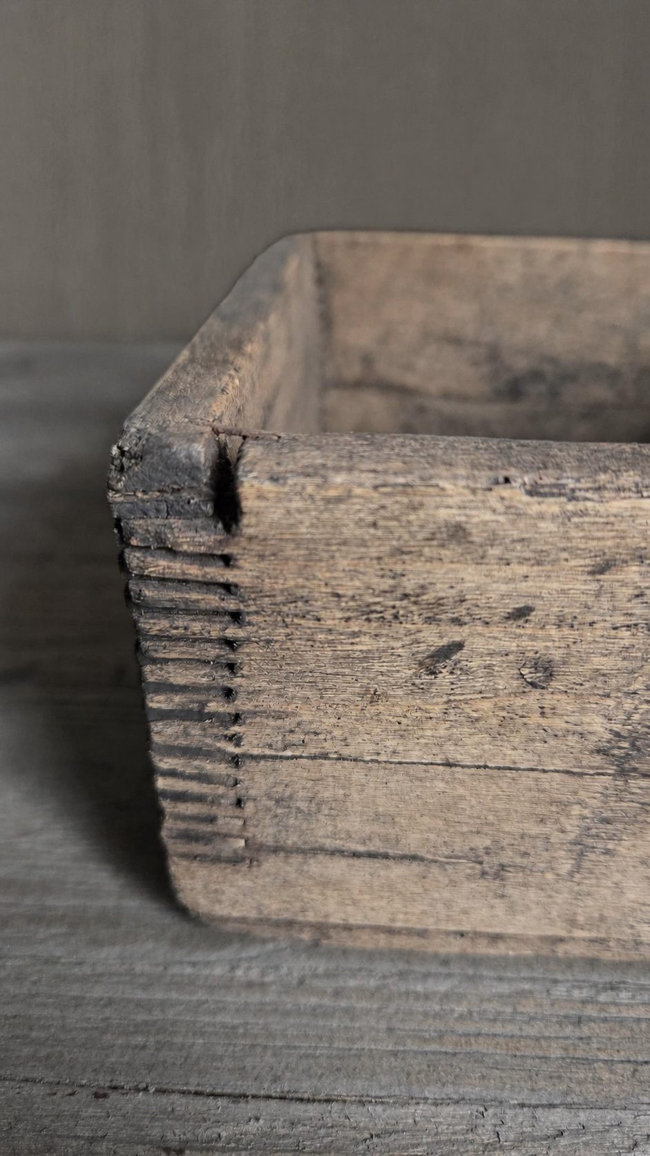 Oud Chinees houten rijstbakje, detail 2