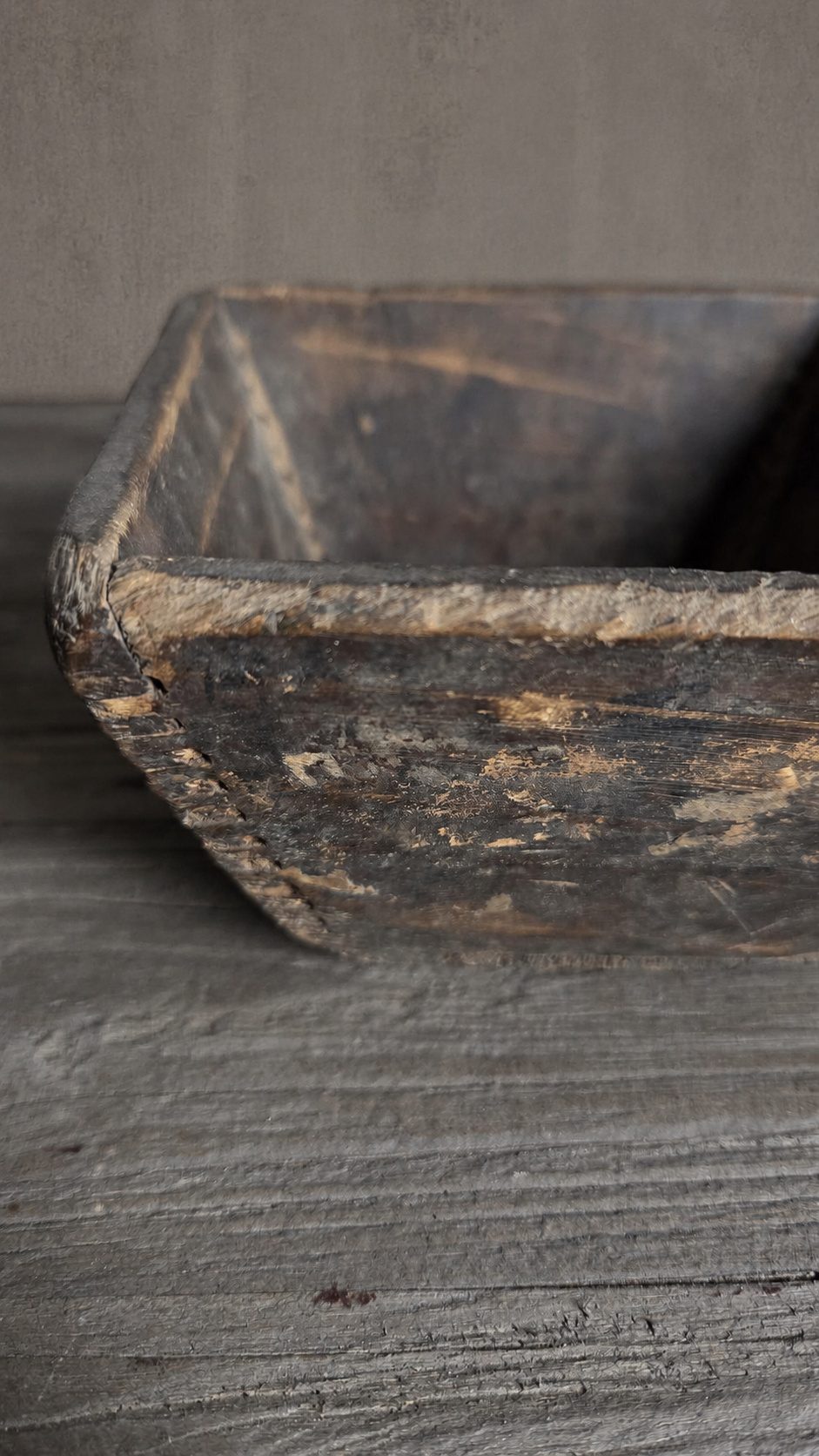 Oud Chinees houten rijstbakje, detail 2
