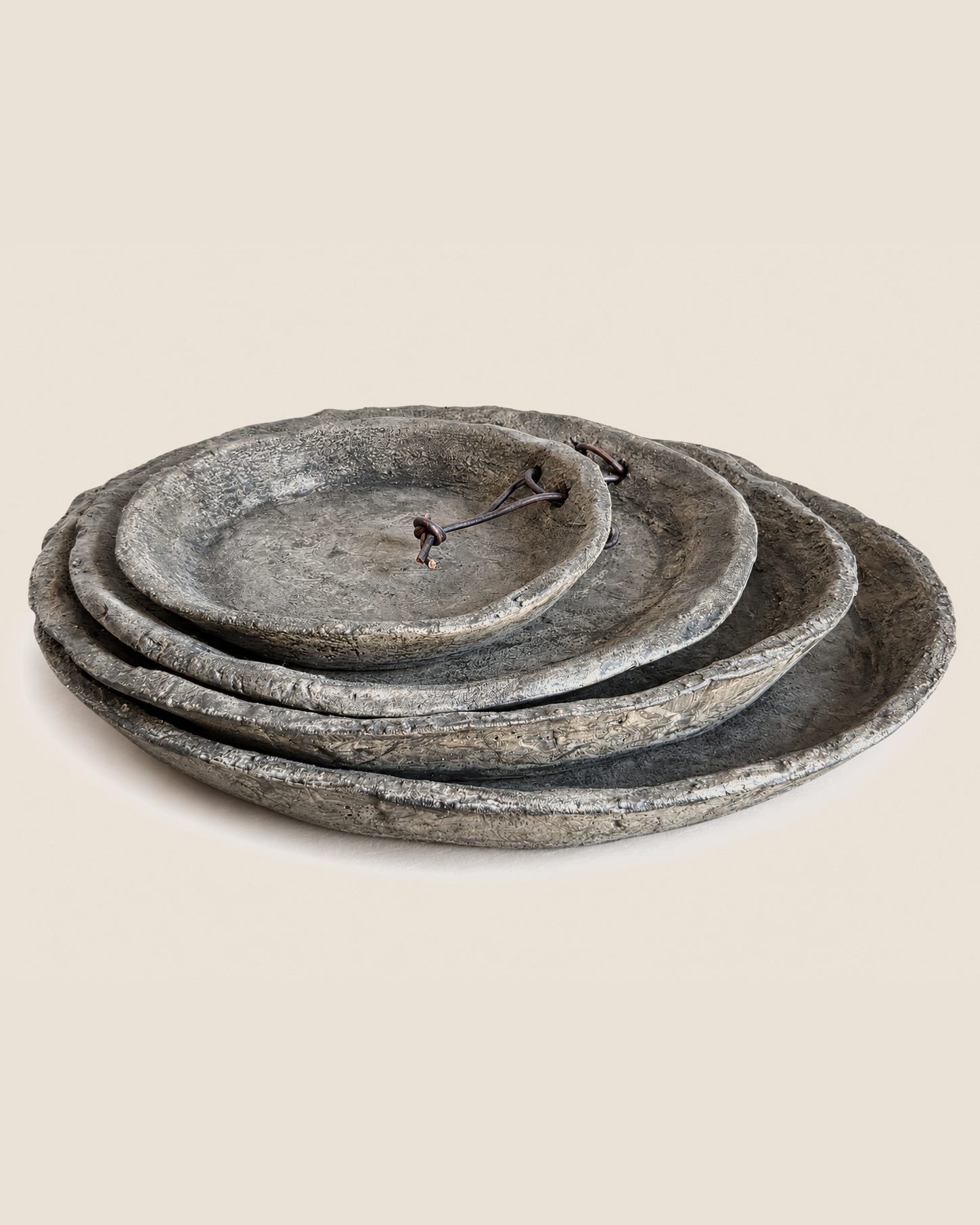 Set van 4 grote betonnen decoratieschalen, PMR, bij Mahieu&Merckx