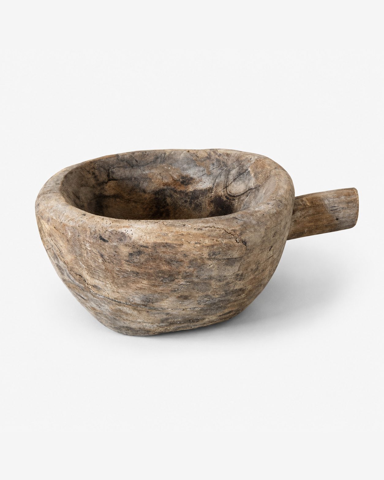 Oude houten vijzelkom met handvat, Atelierselectie, bij Mahieu&Merckx