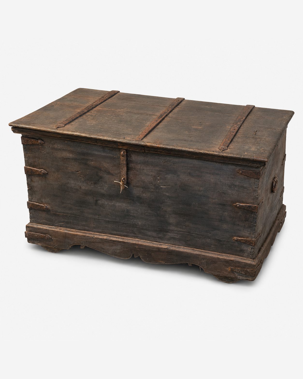 Decoratieve oude houten kist, Atelierselectie, bij Mahieu&Merckx