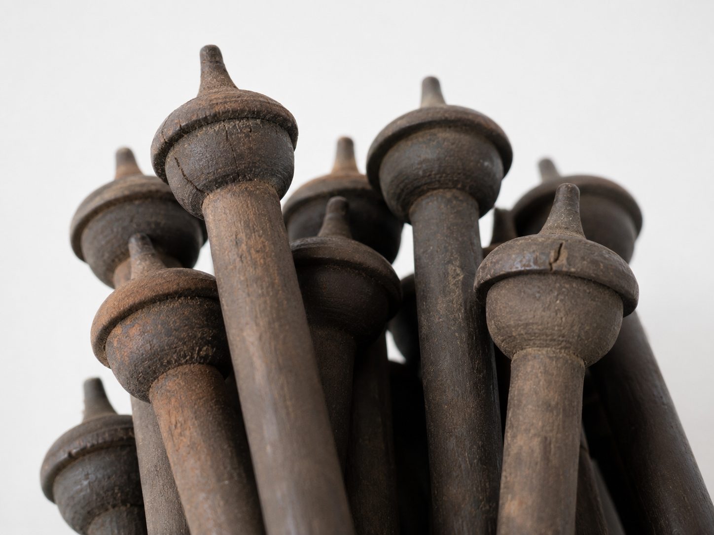 Antieke houten spindel (per stuk), detail 2