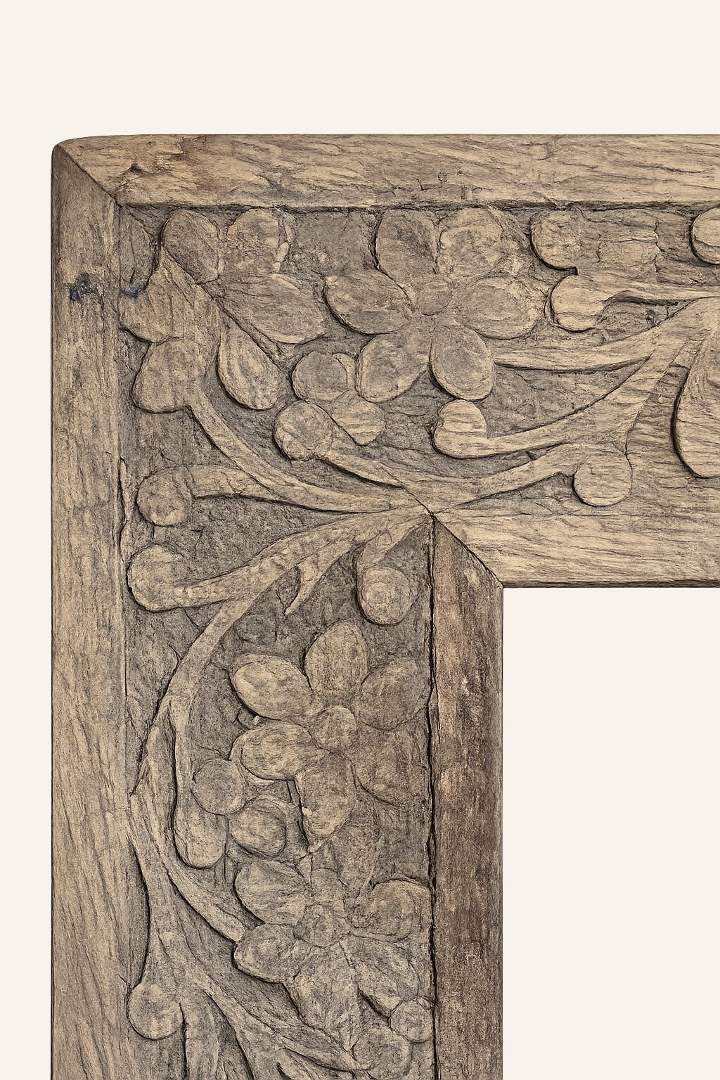 Verweerd houten sierkader met uitgesneden motief, detail 2