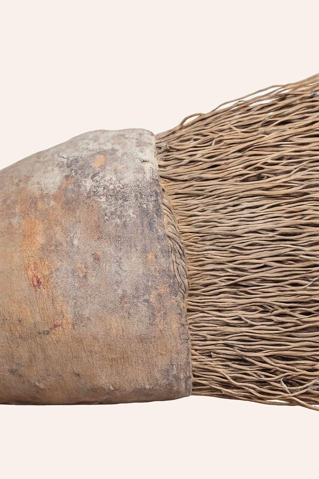 Vintage handborstel met houten steel, detail 3