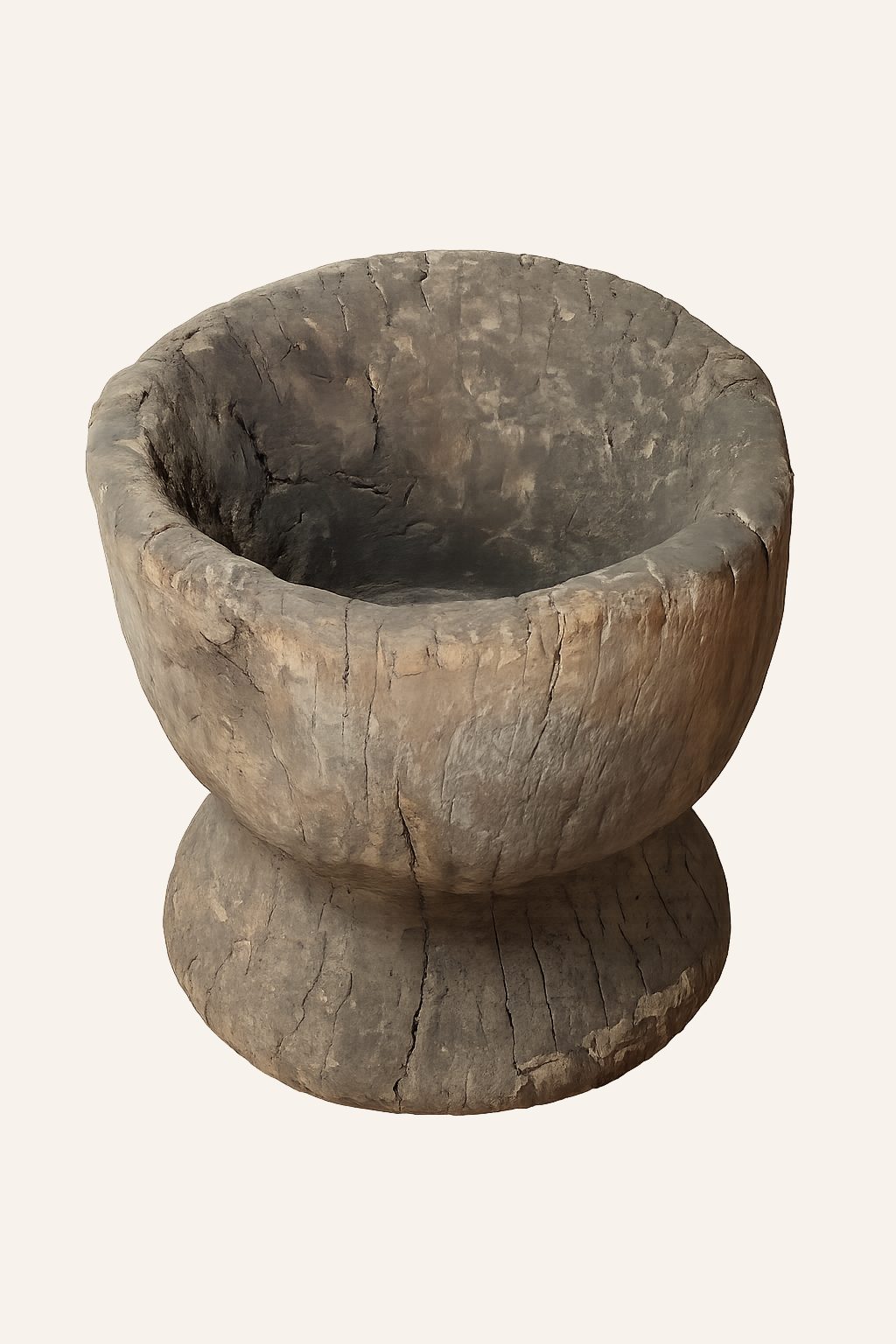 Antieke handgesneden houten vijzelkom op voet, detail 2