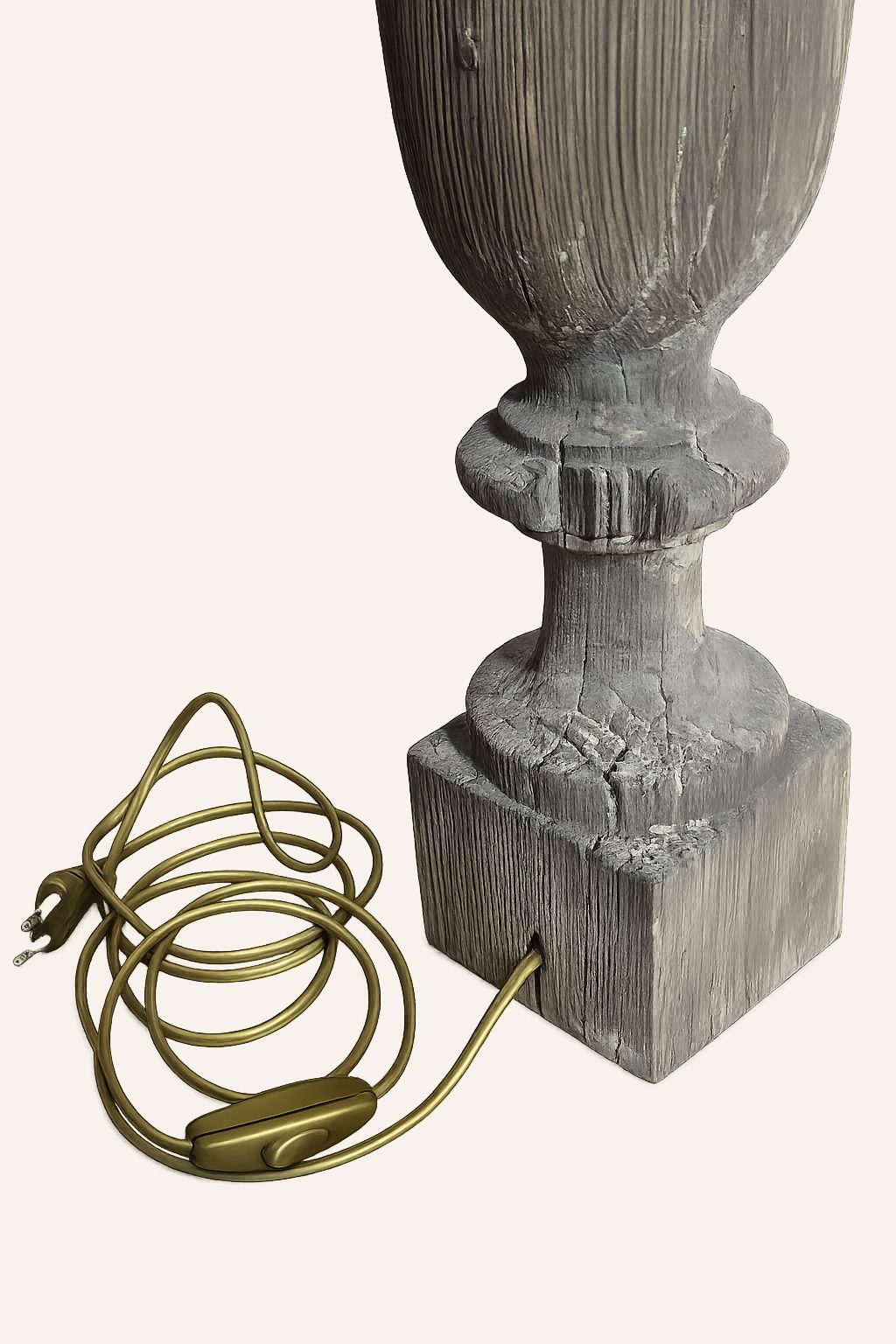 Grote houten balusterlamp met antracietkleurige lampenkap, detail 3