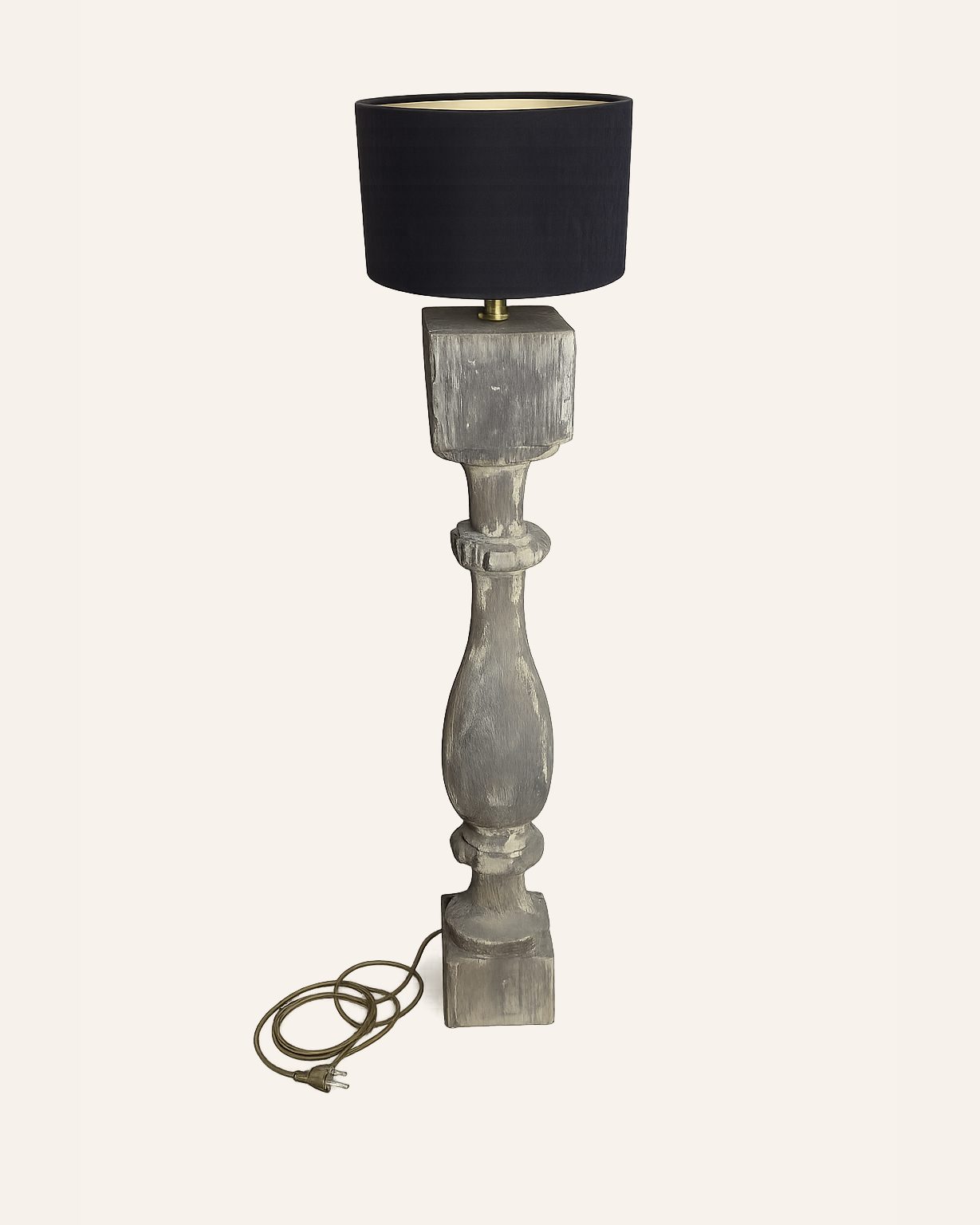 Grote houten balusterlamp met antracietkleurige lampenkap, Atelierselectie, bij Mahieu&Merckx