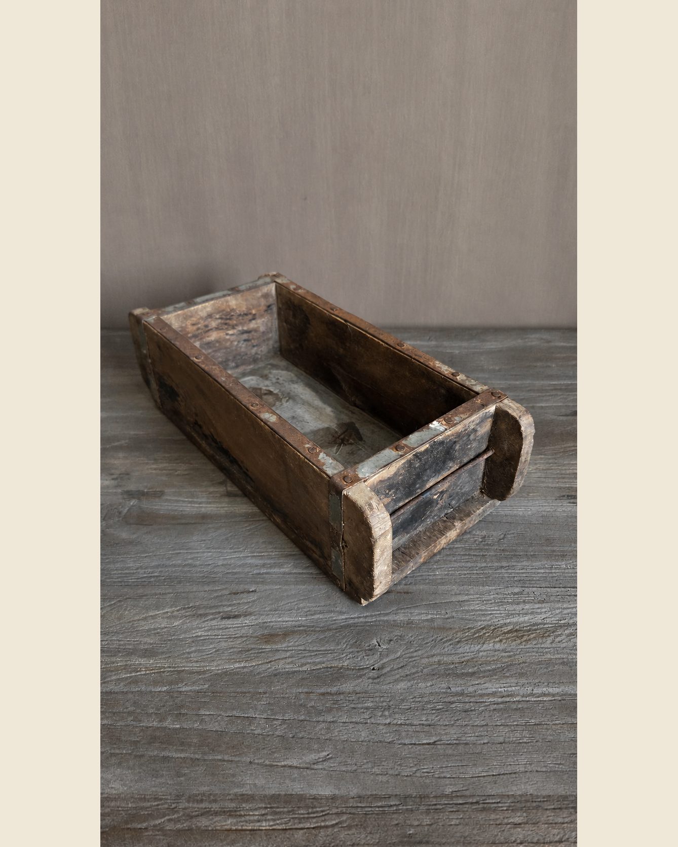 Authentieke houten baksteenmal, Atelierselectie, bij Mahieu&Merckx