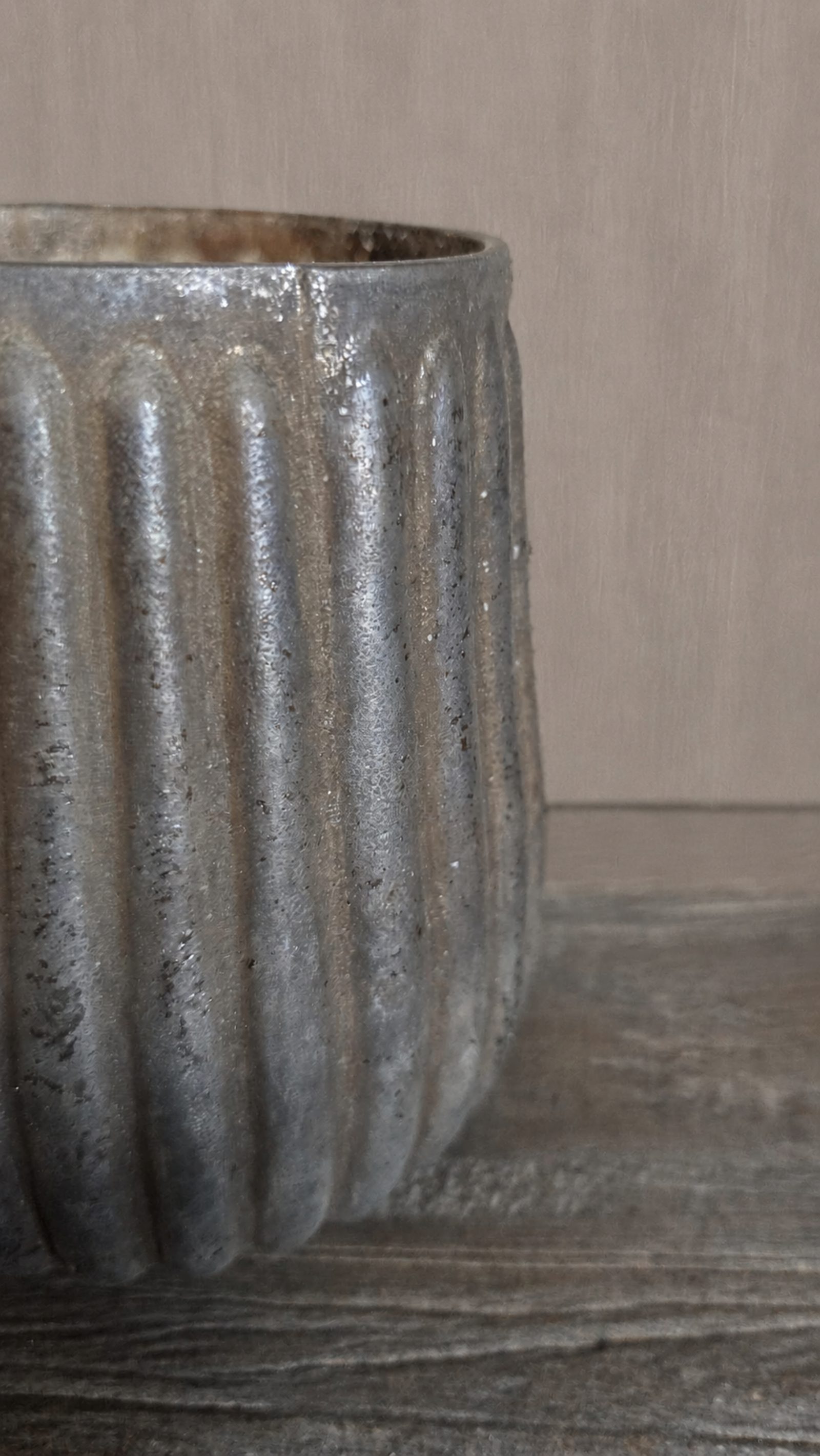 Glazen theelichthouder Ribbel, detail 3