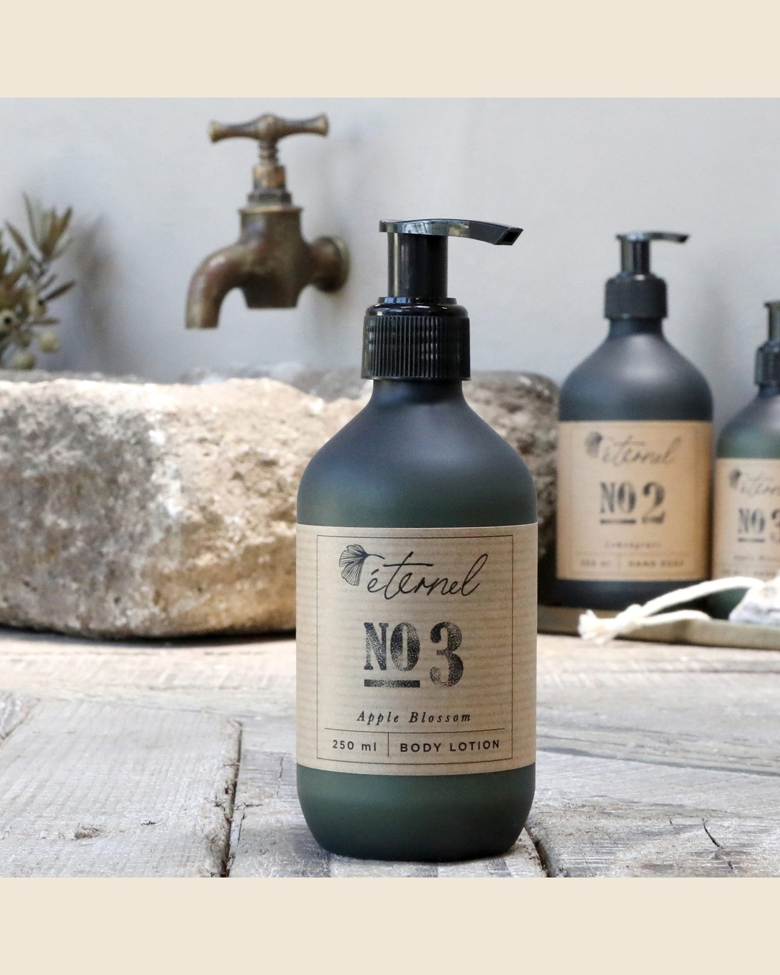 Éternel bodylotion No.3 Apple Blossom, 250 ml, Atelierselectie, bij Mahieu&Merckx